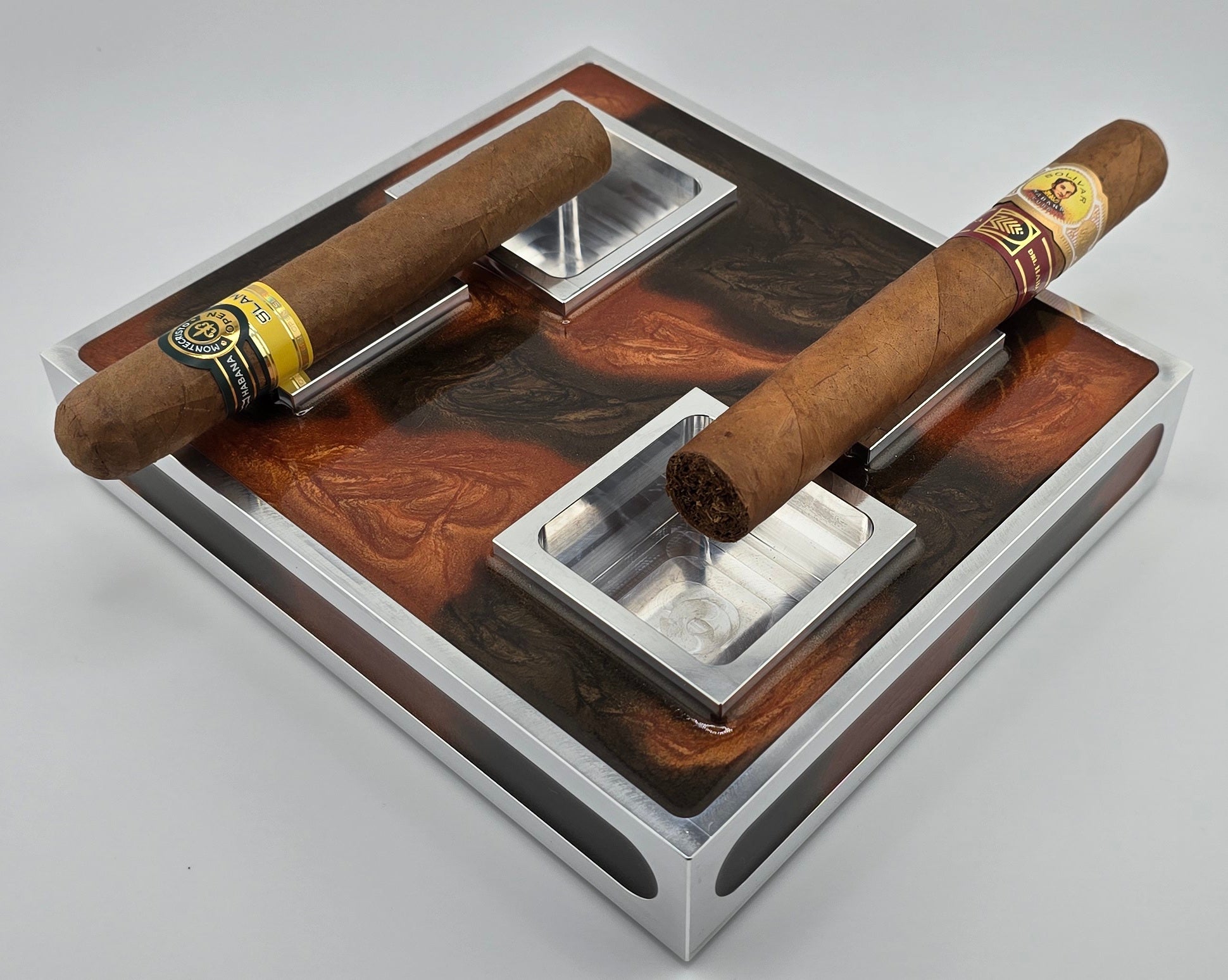 Luxus Zigarren-Aschenbecher aus Aluminium & Epoxidharz in Havana Bronze / Bronze Brown