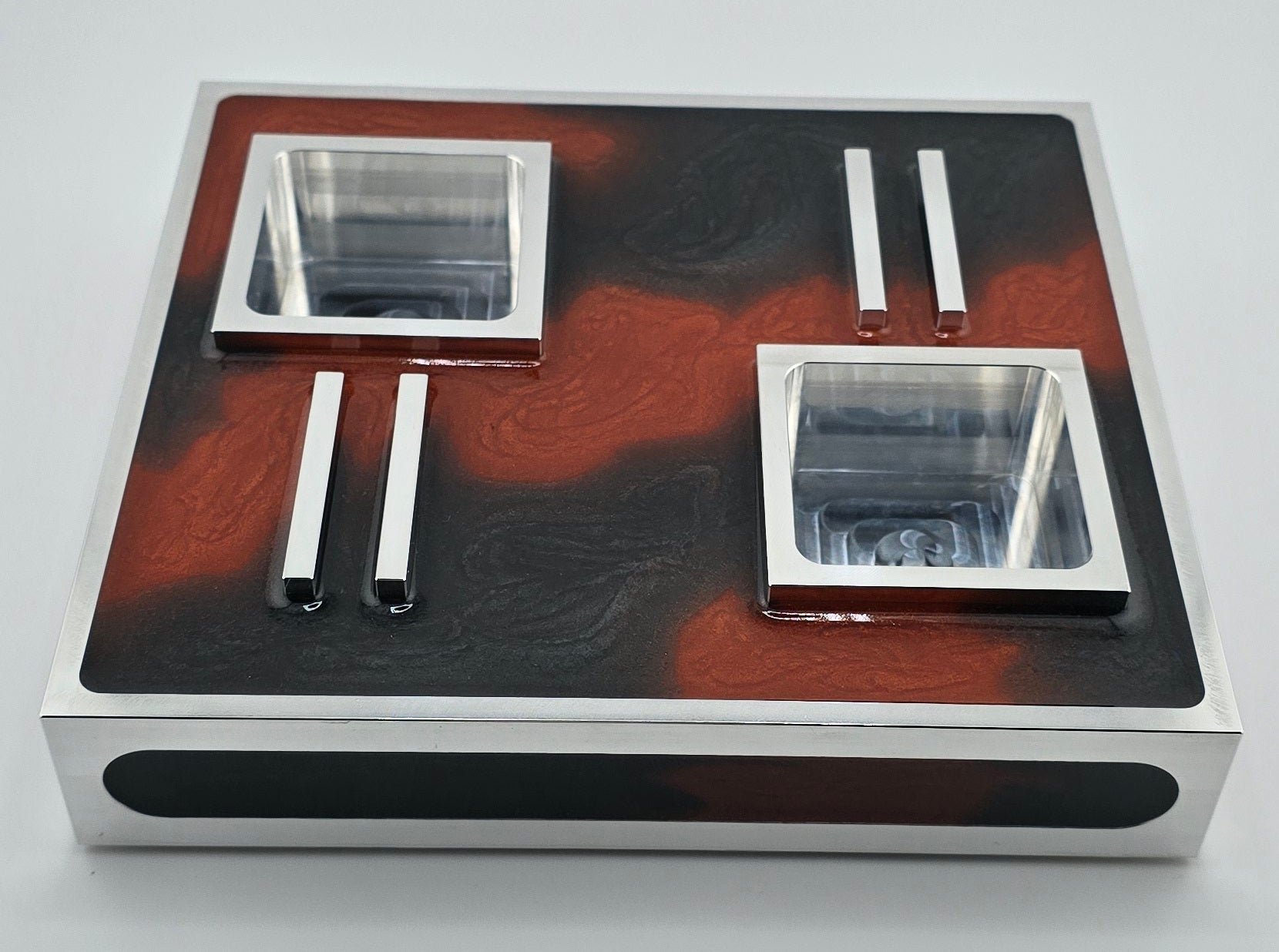 Luxus Zigarren-Aschenbecher aus Aluminium & Epoxidharz in Intense Anthracite / Bronze Red